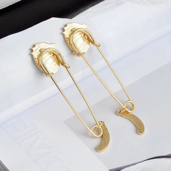 Cat Pin - Picture 2 of 3